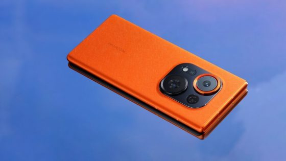 Koliko je izdržljiv prvi telefon s pomičnim objektivom kamere?