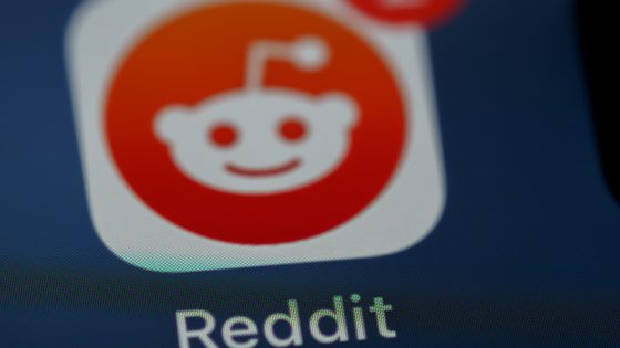 Reddit est le seul réseau social qui connaît une croissance massive