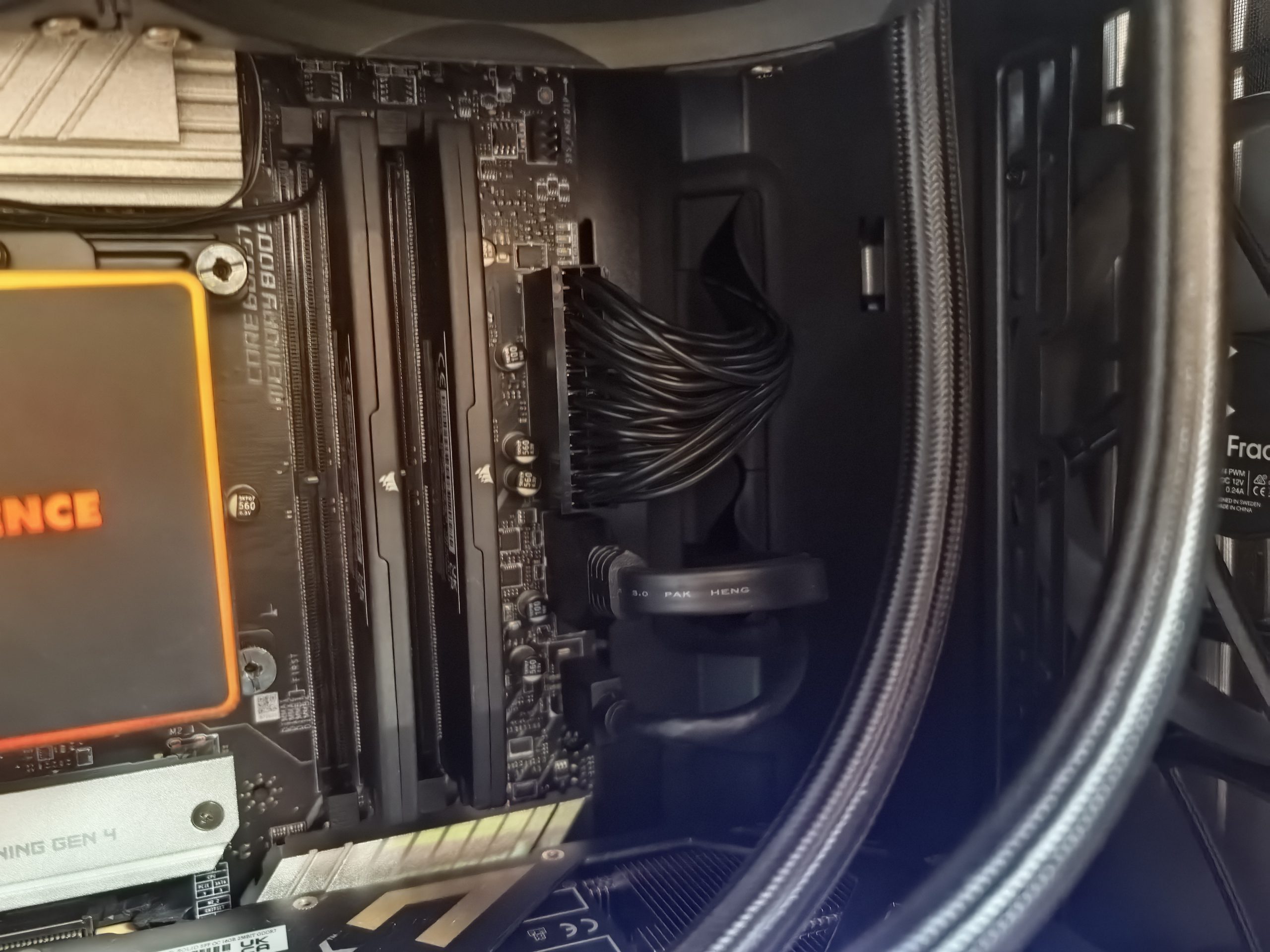 Recenzija Tuxedo Atlas XL23