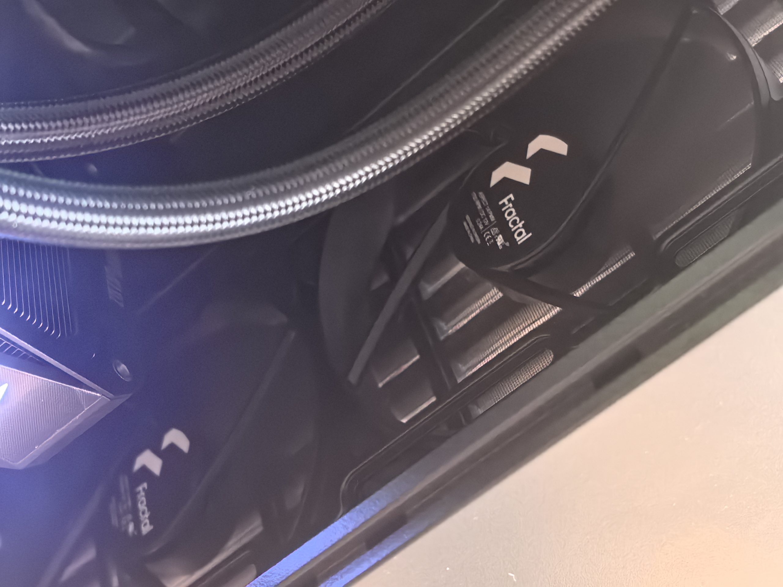 Recenzija Tuxedo Atlas XL24