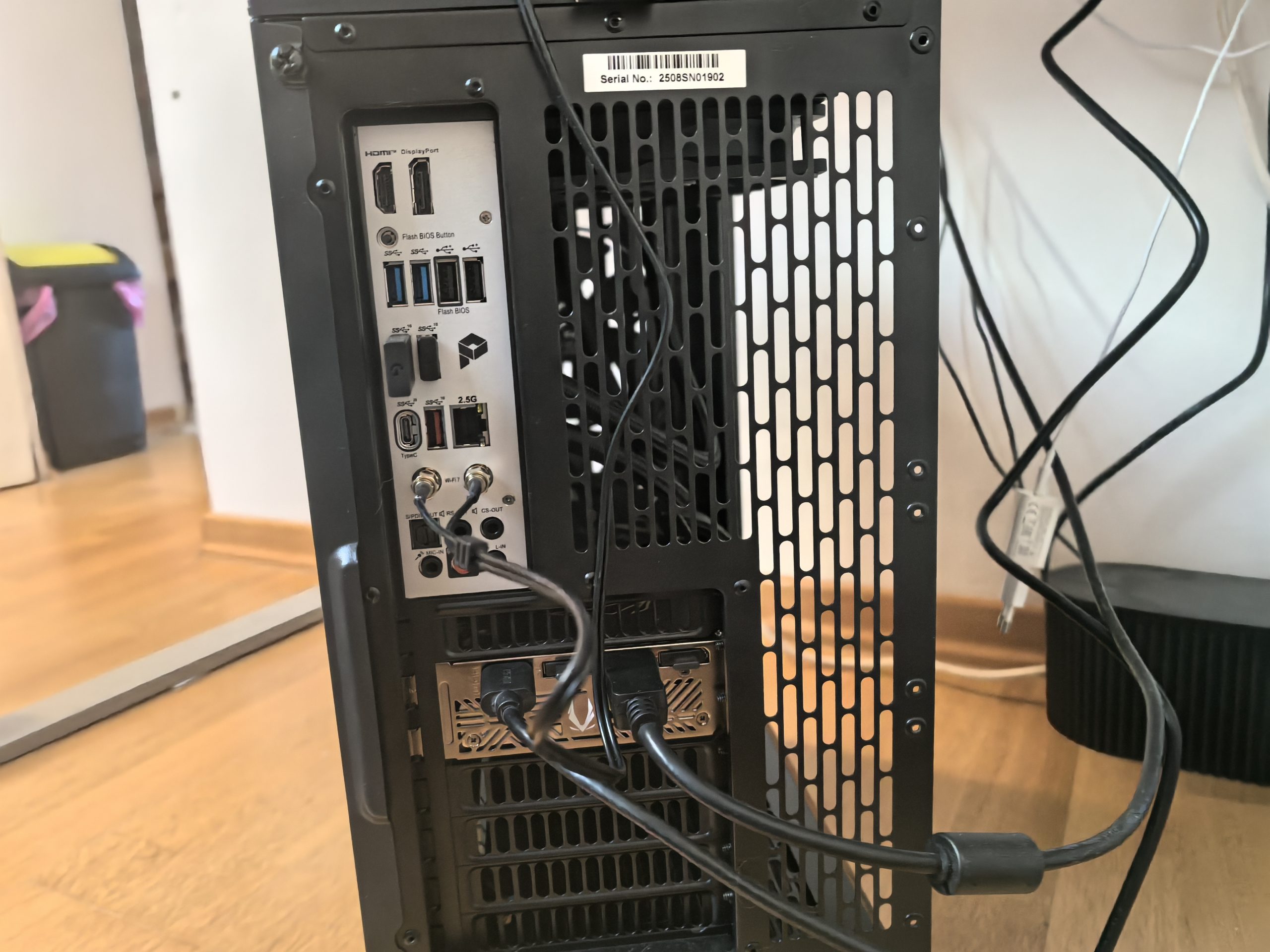 Recenzija Tuxedo Atlas XL30