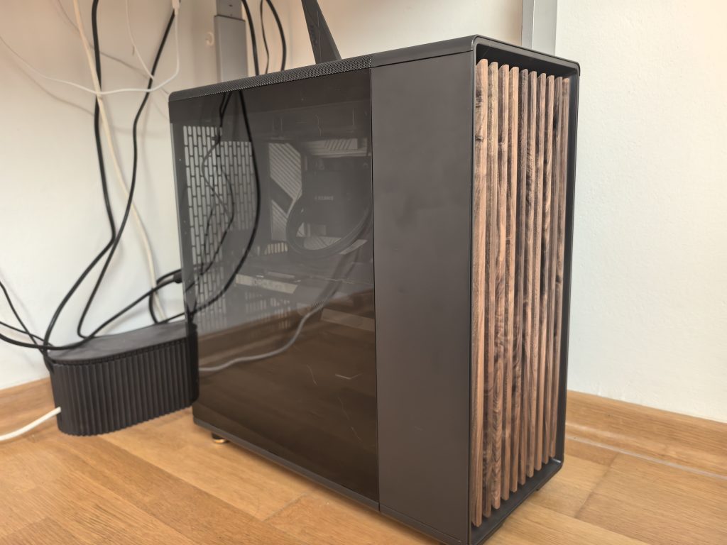 Vjerovali ili ne, njegovo tajno oružje nije hardver, već operativni sustav TUXEDO OS.