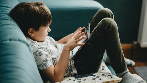 Der EU KIDS Act zielt darauf ab, das Internet für Kinder neu zu regulieren.